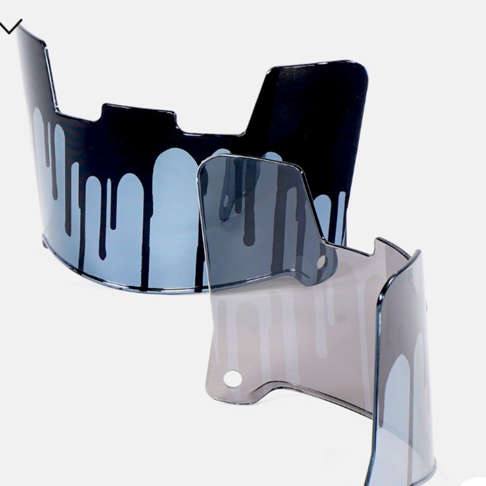 NXTRND drip visor , barely used , no scratches or scuffs.